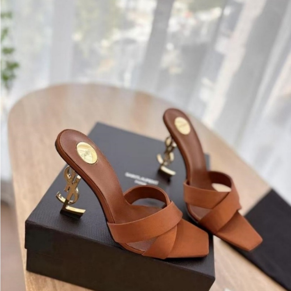 🍟Yves Saint Laurent Classic Brown Heels